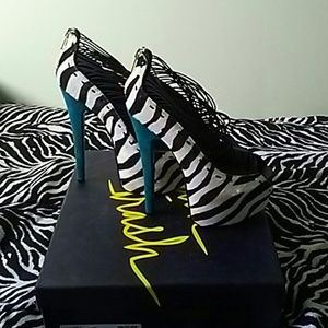 💰💰London Trash Crush Leopard Heels💰💰